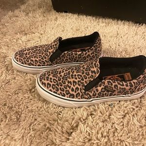 Womens size 7 comfort delux vans.